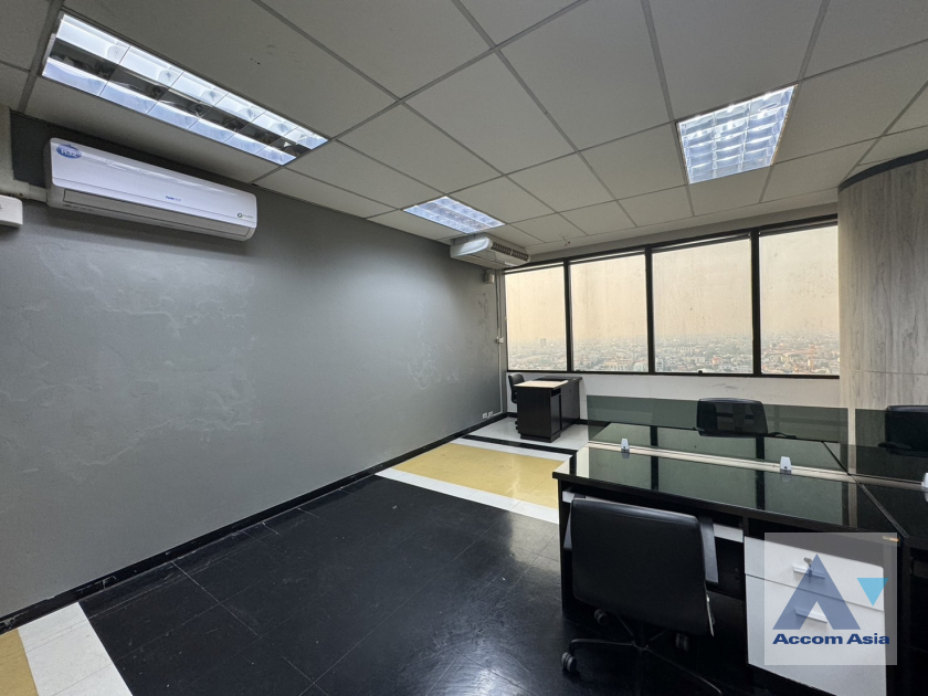  2  Office Space For Rent in Bang Na ,Bangkok BTS Bang Na at Bangna Complex Office Tower AA39994
