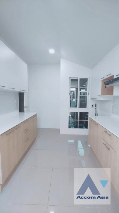 6  4 br House For Sale in Pattanakarn ,Bangkok  at Golden Neo Bangna-Suan Luang AA40002