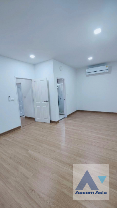 8  4 br House For Sale in Pattanakarn ,Bangkok  at Golden Neo Bangna-Suan Luang AA40002