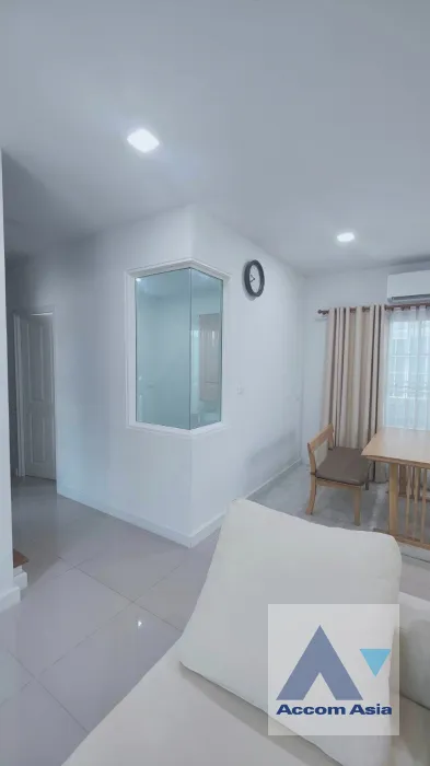 unit 4 Bedrooms  House For Sale in Pattanakarn, Bangkok  (AA40002)