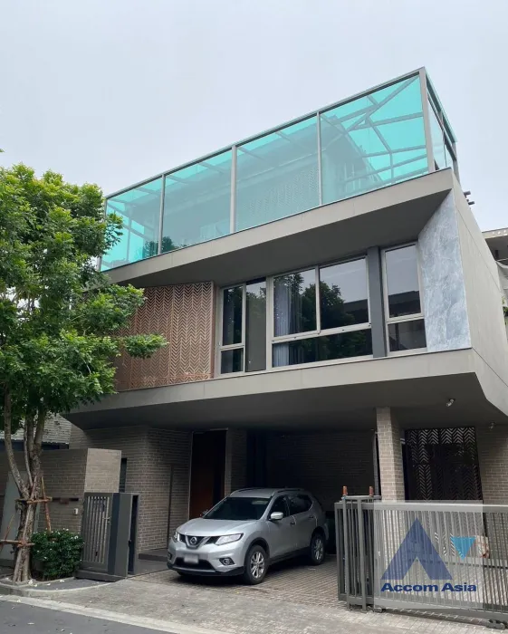 unit 4 Bedrooms  House For Rent in Pattanakarn, Bangkok  near ARL Ramkhamhaeng (AA40006)