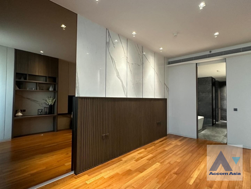 8  2 br Condominium For Sale in Charoen Nakhon ,Bangkok BTS Krung Thon Buri at Banyan Tree Residences Riverside AA40014