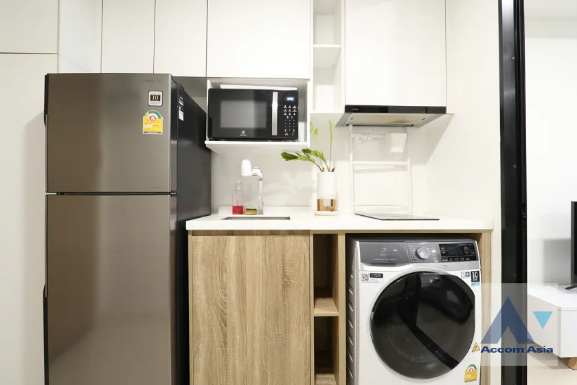 unit 1 Bedroom  Condominium For Sale in Sukhumvit, Bangkok  near BTS Ekkamai (AA40019)