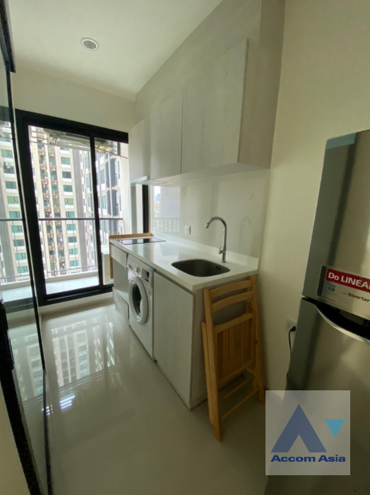  1  1 br Condominium For Sale in Ratchadaphisek ,Bangkok BTS Asok at Life Asoke AA40024