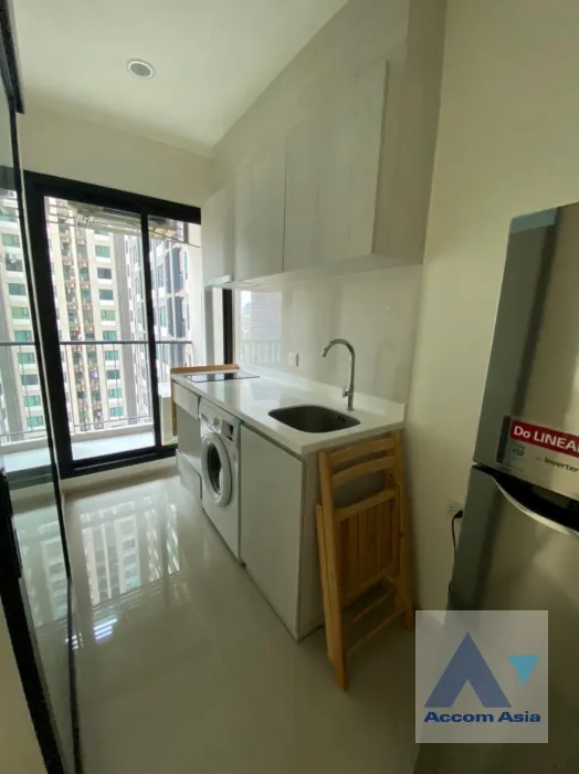 unit 1 Bedroom  Condominium For Sale in Ratchadaphisek, Bangkok  near BTS Asok (AA40024)