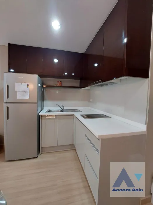 unit 2 Bedrooms  Condominium For Sale in ,   near BTS Ratchadamri (AA40026)