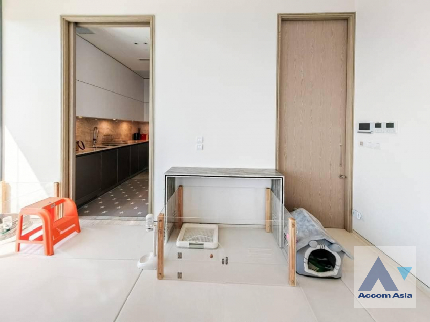 7  2 br Condominium For Sale in Ploenchit ,Bangkok BTS Chitlom at Scope Langsuan AA40029