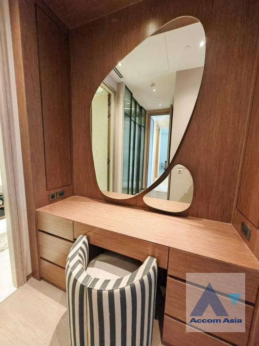 12  2 br Condominium For Sale in Ploenchit ,Bangkok BTS Chitlom at Scope Langsuan AA40029