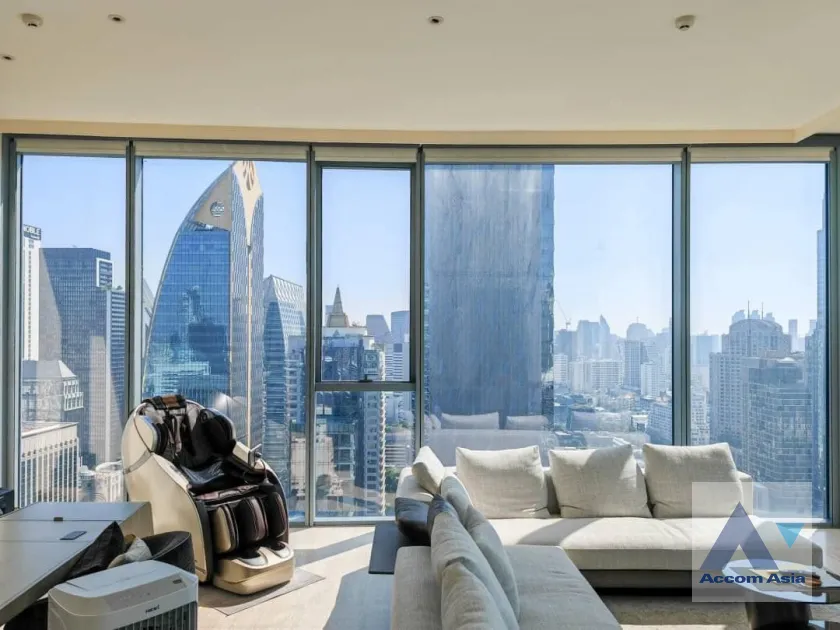 unit 2 Bedrooms  Condominium For Sale in Ploenchit, Bangkok  near BTS Chitlom (AA40029)