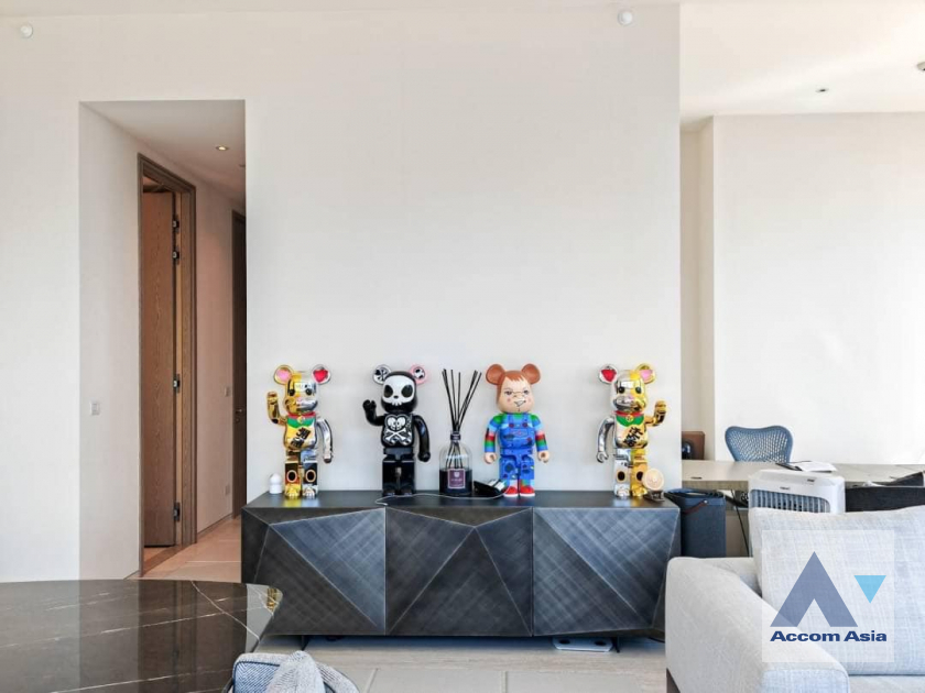 5  2 br Condominium For Sale in Ploenchit ,Bangkok BTS Chitlom at Scope Langsuan AA40029