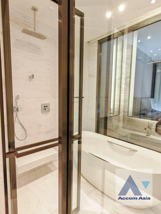 14  2 br Condominium For Sale in Ploenchit ,Bangkok BTS Chitlom at Scope Langsuan AA40029