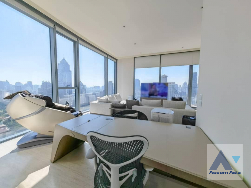  2  2 br Condominium For Sale in Ploenchit ,Bangkok BTS Chitlom at Scope Langsuan AA40029