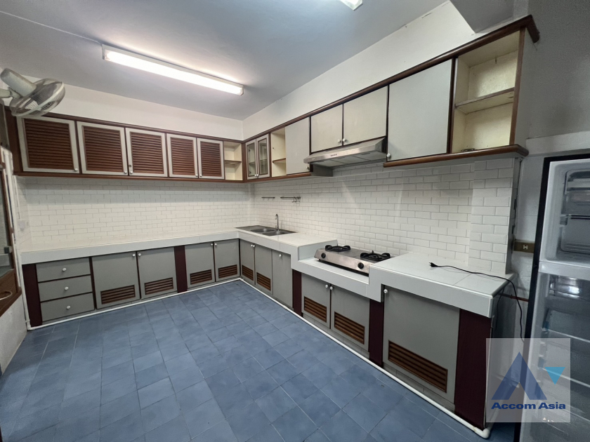 5  3 br Townhouse For Rent in Sukhumvit ,Bangkok BTS Phra khanong AA40034