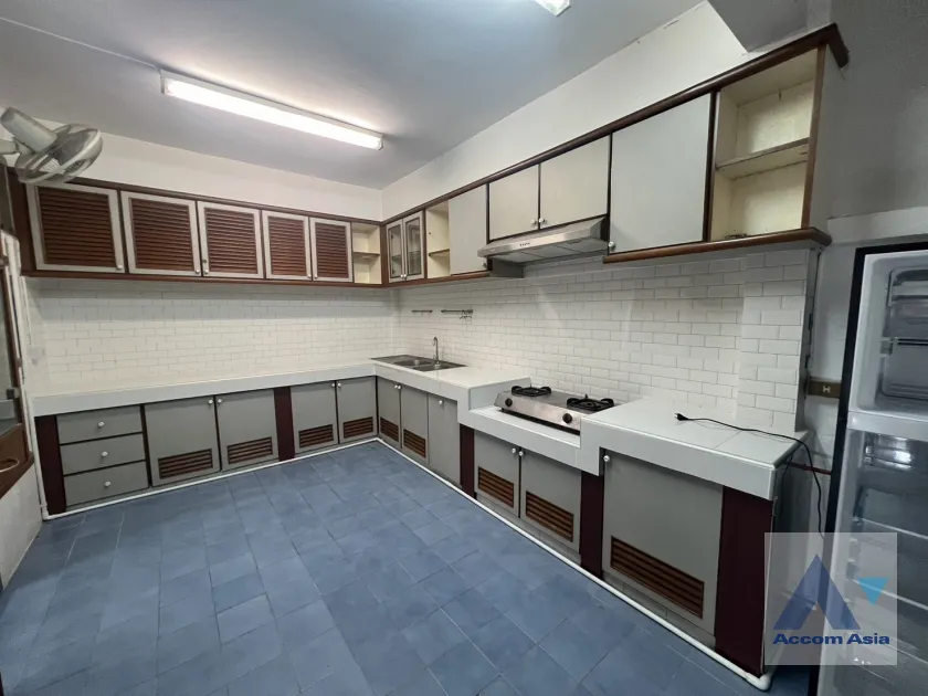 5  3 br Townhouse For Rent in Sukhumvit ,Bangkok BTS Phra khanong AA40034