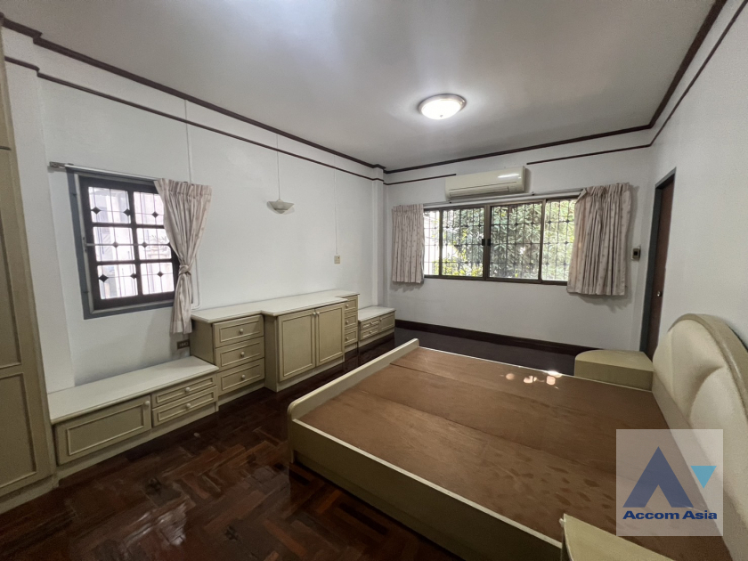 12  3 br Townhouse For Rent in Sukhumvit ,Bangkok BTS Phra khanong AA40034
