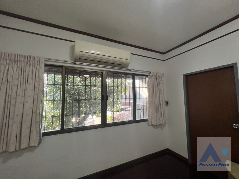 16  3 br Townhouse For Rent in Sukhumvit ,Bangkok BTS Phra khanong AA40034