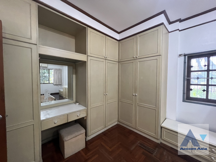 15  3 br Townhouse For Rent in Sukhumvit ,Bangkok BTS Phra khanong AA40034