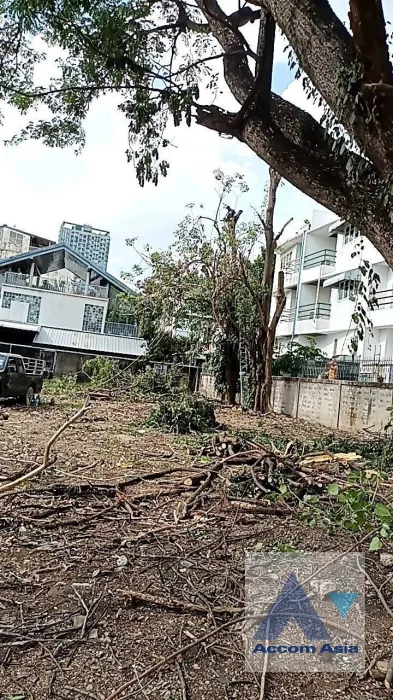 unit Land For Rent in Phaholyothin, Bangkok  near BTS Saphan-Kwai (AA40040)