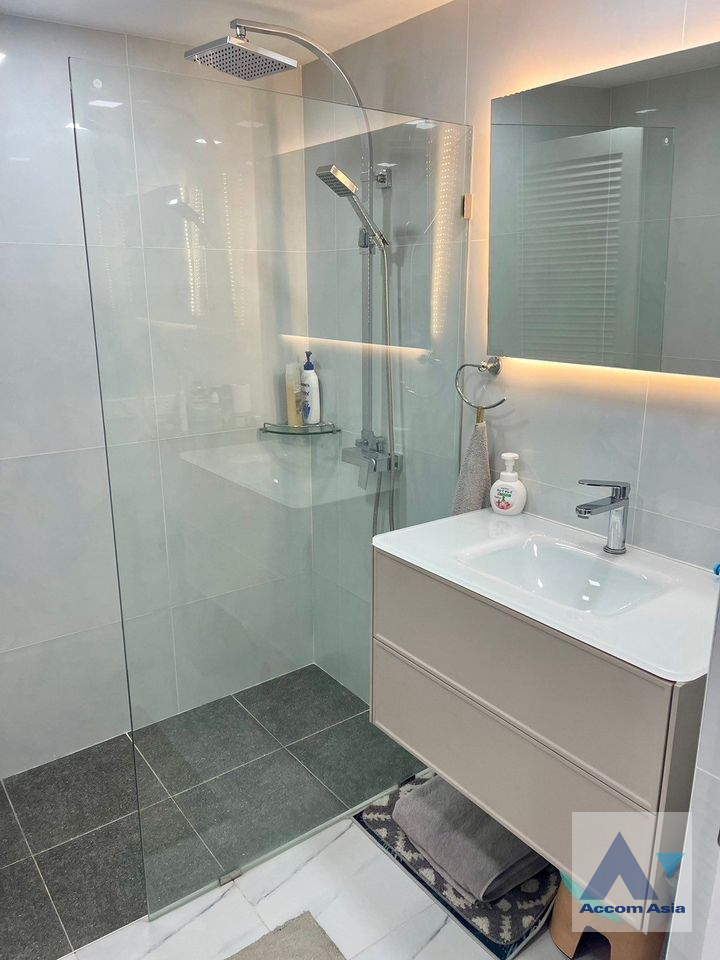 6  1 br Condominium For Sale in Sukhumvit ,Bangkok BTS Nana at Sukhumvit Suite AA40041