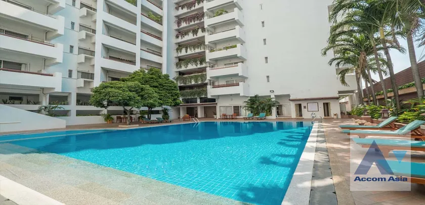  2  2 br Apartment For Rent in Sathorn ,Bangkok MRT Lumphini at Cozy and Convenient Apartment Near Garden Intl AA40045