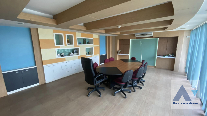 unit Building For Sale in Lat Phrao, Bangkok  (AA40056)