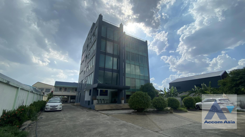 unit Building For Sale in Lat Phrao, Bangkok  (AA40056)