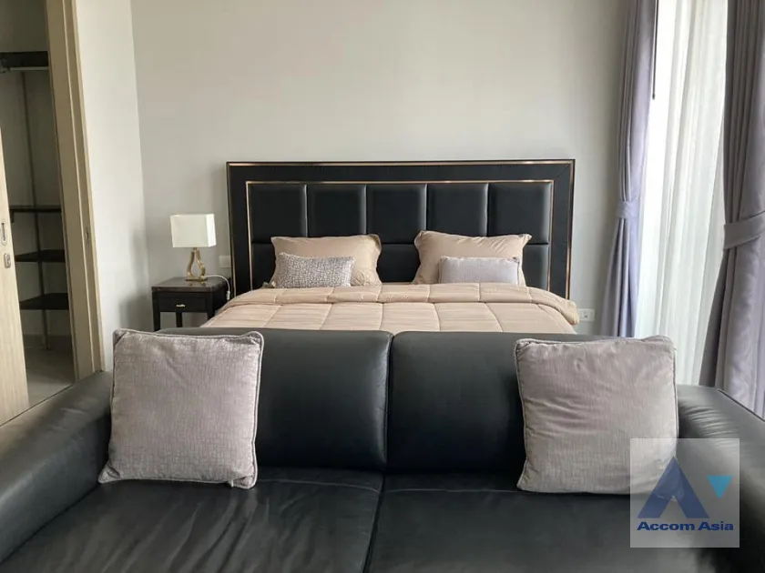 unit 1 Bedroom  Condominium For Rent in Ploenchit, Bangkok  near BTS Ploenchit (AA40064)