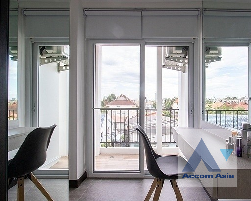 8  3 br Apartment For Rent in Sukhumvit ,Bangkok BTS Punnawithi at Apartment complex in Bangkok AA40092