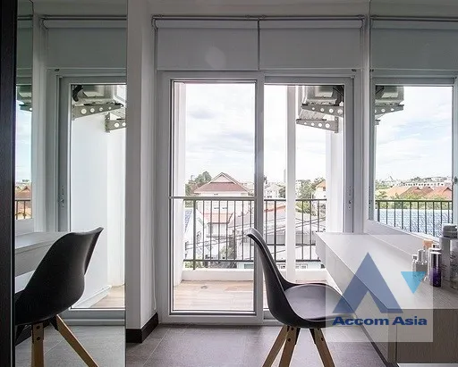 8  3 br Apartment For Rent in Sukhumvit ,Bangkok BTS Punnawithi at Apartment complex in Bangkok AA40092