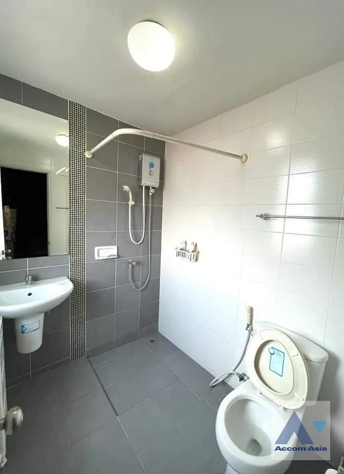 10  3 br Townhouse For Sale in Lat Phrao ,Bangkok  at Home Park AA40094