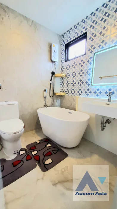17  3 br House for rent and sale in Latkrabang ,Bangkok ARL Ban Thap Chang at Anasiri Ramkhamhaeng AA40095