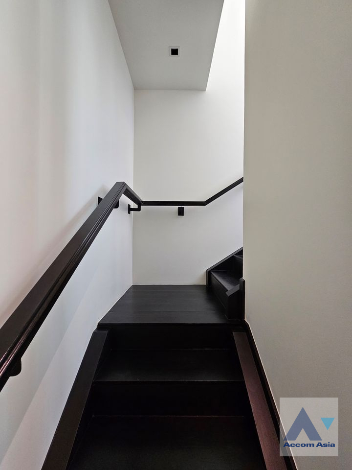 11  1 br Condominium for rent and sale in Ploenchit ,Bangkok BTS Chitlom at 28 Chidlom AA40099