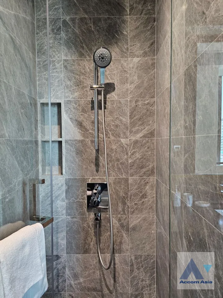 18  1 br Condominium for rent and sale in Ploenchit ,Bangkok BTS Chitlom at 28 Chidlom AA40099