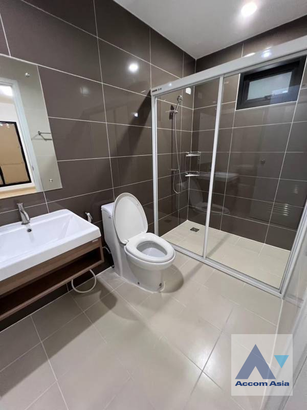 7  3 br Townhouse For Sale in Ratchadaphisek ,Bangkok MRT Sutthisan at The Connect UP 3 AA40101