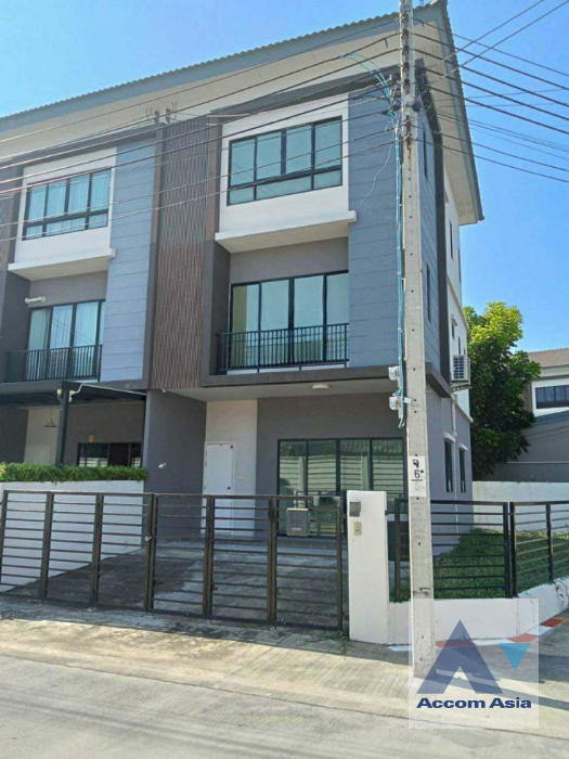  2  3 br Townhouse For Sale in Ratchadaphisek ,Bangkok MRT Sutthisan at The Connect UP 3 AA40101