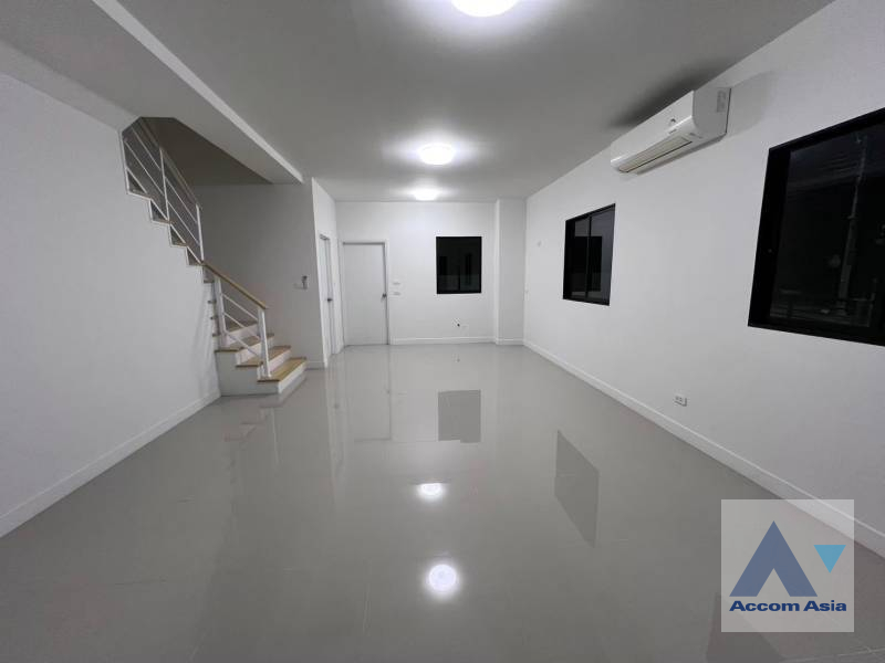  1  3 br Townhouse For Sale in Ratchadaphisek ,Bangkok MRT Sutthisan at The Connect UP 3 AA40101