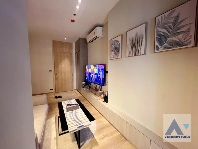 unit 1 Bedroom  Condominium For Rent in Sukhumvit, Bangkok  near BTS Ekkamai (AA40103)