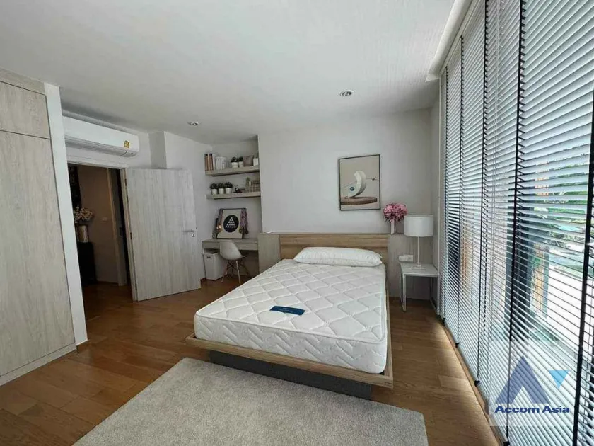 5  3 br Townhouse For Sale in Krungthep Kreetha ,Bangkok  at Nirvana Define Srinakarin-Rama9 AA40105