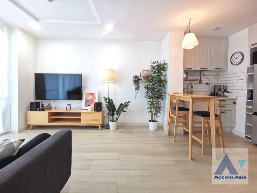 unit 1 Bedroom  Condominium For Sale in ,   near BTS Ari (AA40106)