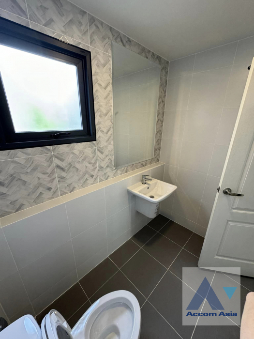 27  4 br House for rent and sale in Phaholyothin ,Bangkok  at Centro Vibhavadi AA40110