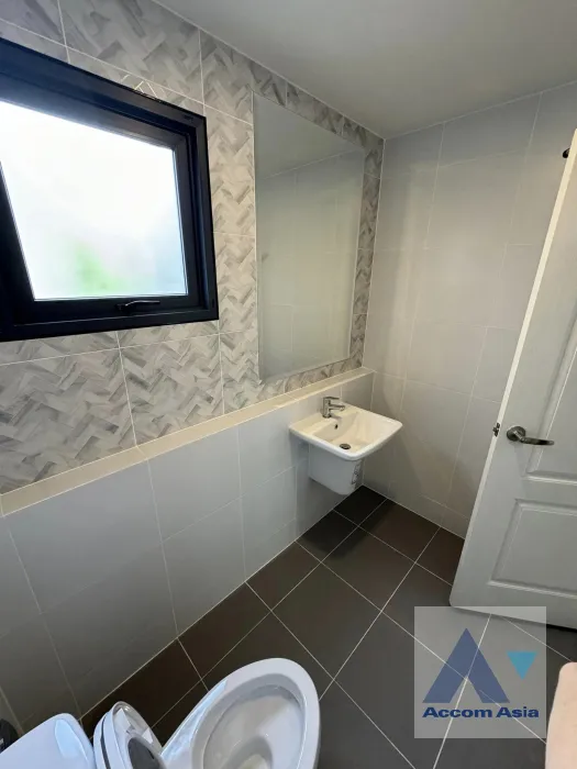 27  4 br House for rent and sale in Phaholyothin ,Bangkok  at Centro Vibhavadi AA40110