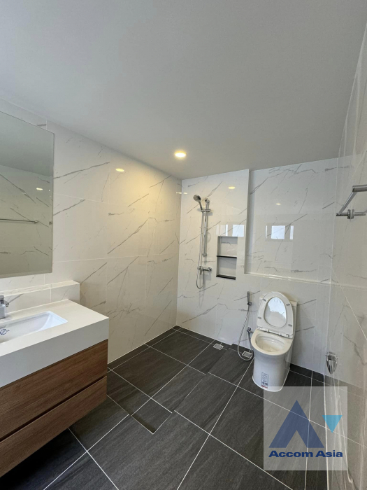 24  4 br House for rent and sale in Phaholyothin ,Bangkok  at Centro Vibhavadi AA40110