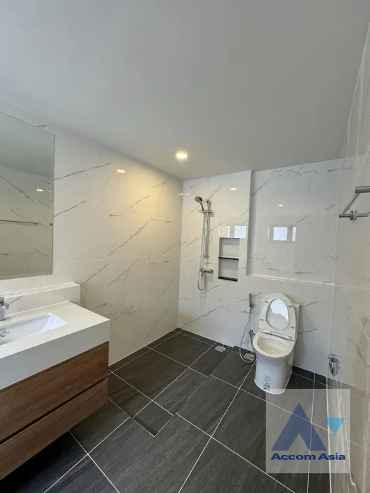 24  4 br House for rent and sale in Phaholyothin ,Bangkok  at Centro Vibhavadi AA40110