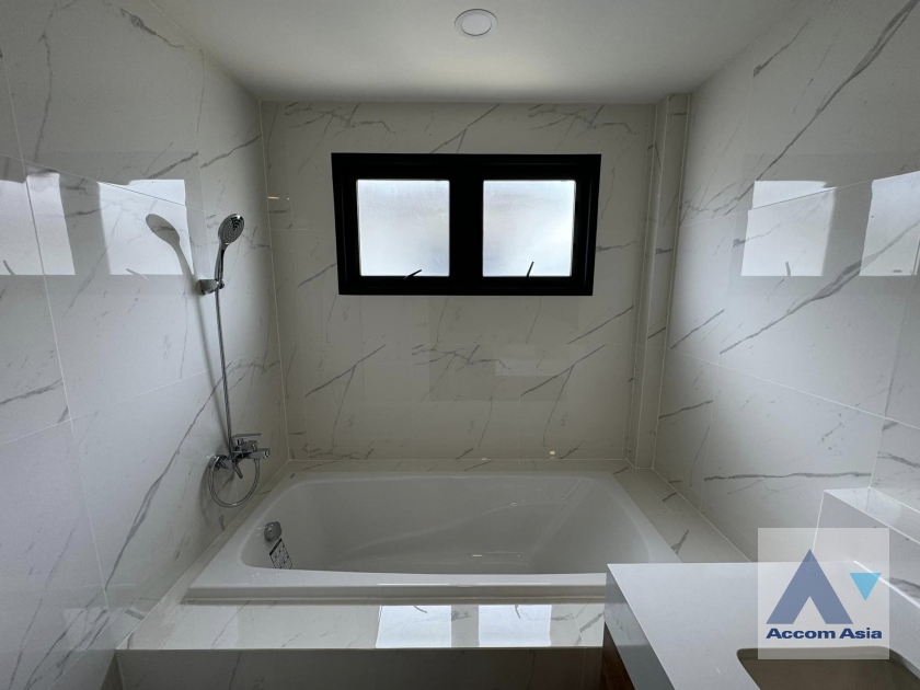 23  4 br House for rent and sale in Phaholyothin ,Bangkok  at Centro Vibhavadi AA40110