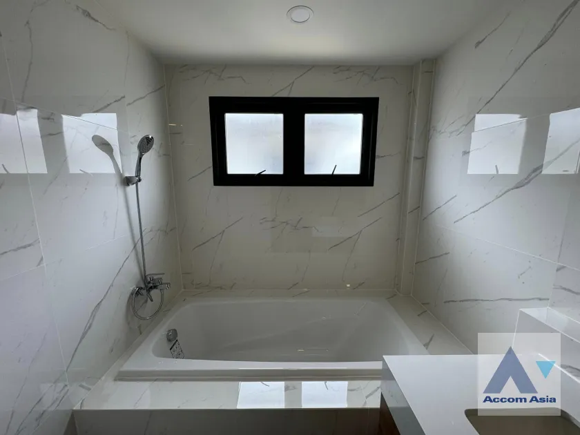 23  4 br House for rent and sale in Phaholyothin ,Bangkok  at Centro Vibhavadi AA40110