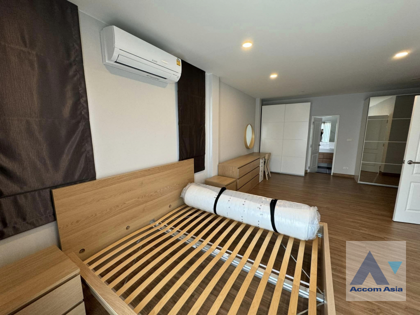 13  4 br House for rent and sale in Phaholyothin ,Bangkok  at Centro Vibhavadi AA40110