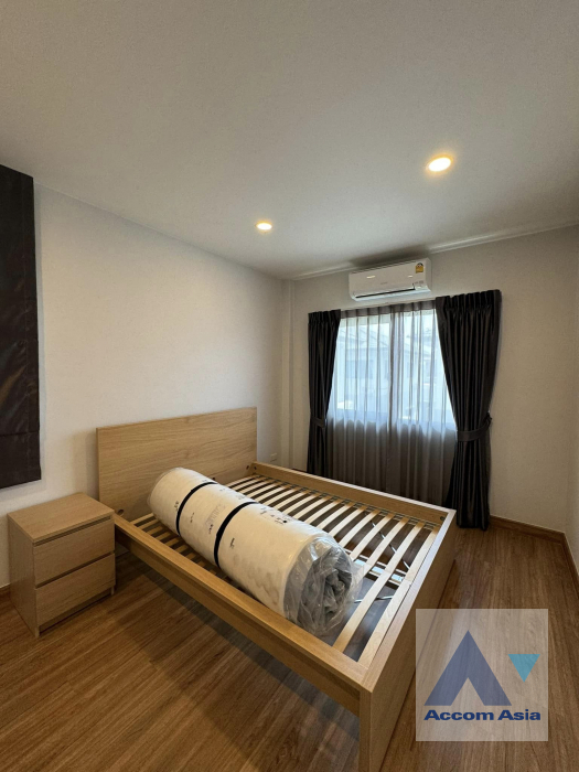 14  4 br House for rent and sale in Phaholyothin ,Bangkok  at Centro Vibhavadi AA40110