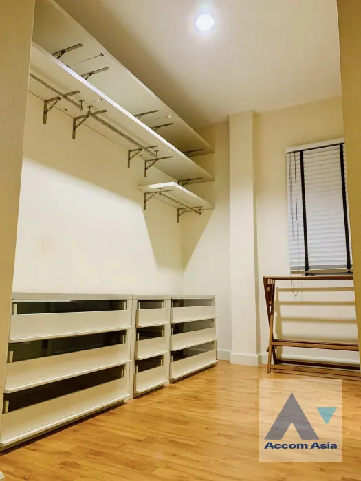 14  4 br House For Rent in Petchkasem ,Bangkok BTS Bang Wa at Life Bangkok Boulevard Ratchaphruek-Charan AA40111