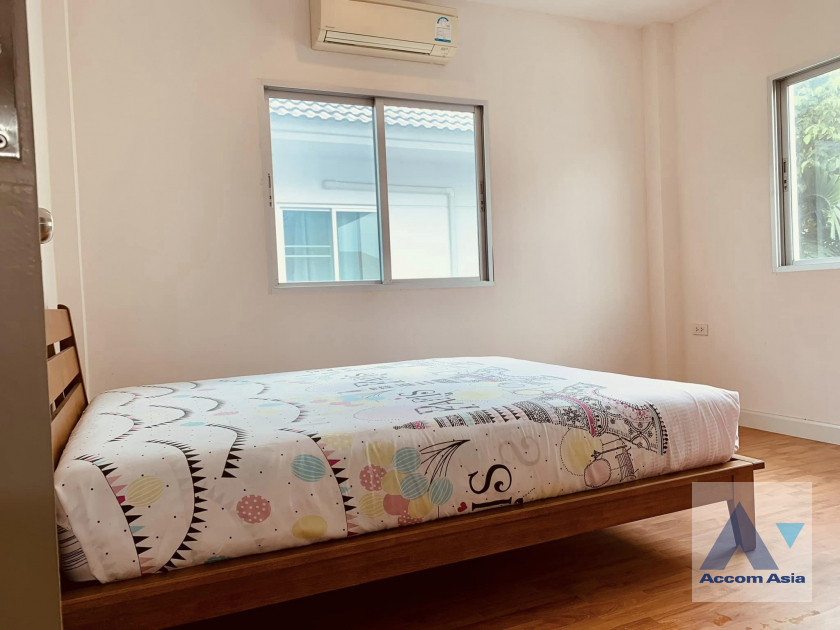 12  4 br House For Rent in Petchkasem ,Bangkok BTS Bang Wa at Life Bangkok Boulevard Ratchaphruek-Charan AA40111