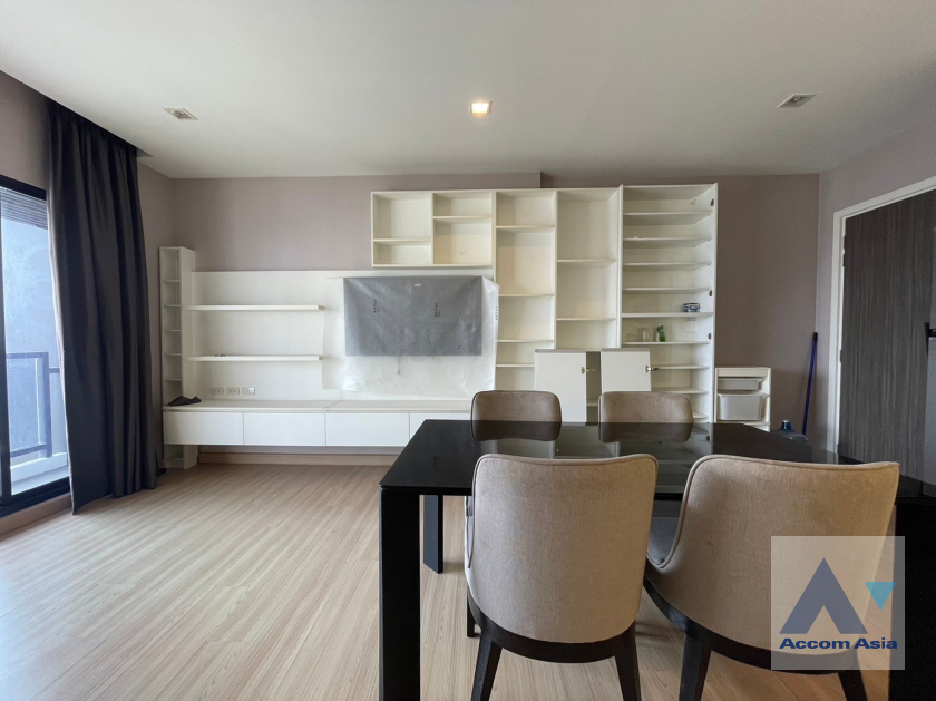  2  2 br Condominium For Sale in Charoen Nakhon ,Bangkok BTS Krung Thon Buri at Urbano Absolute Sathorn AA40114